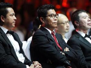 翟晓川挥肘卡位,魏莨哲巧妙闪避米乐体育入口:北京队选秀球员瞬间对决